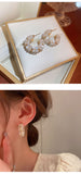 MY32829韓國珍珠花朵c形耳釘女小眾設計感耳環時尚通勤耳飾2022年新款潮